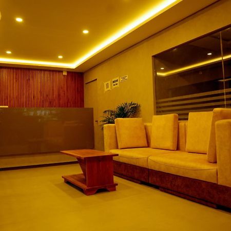 Jayalakshmi Residency Hotel Vaduvanchal Exterior photo