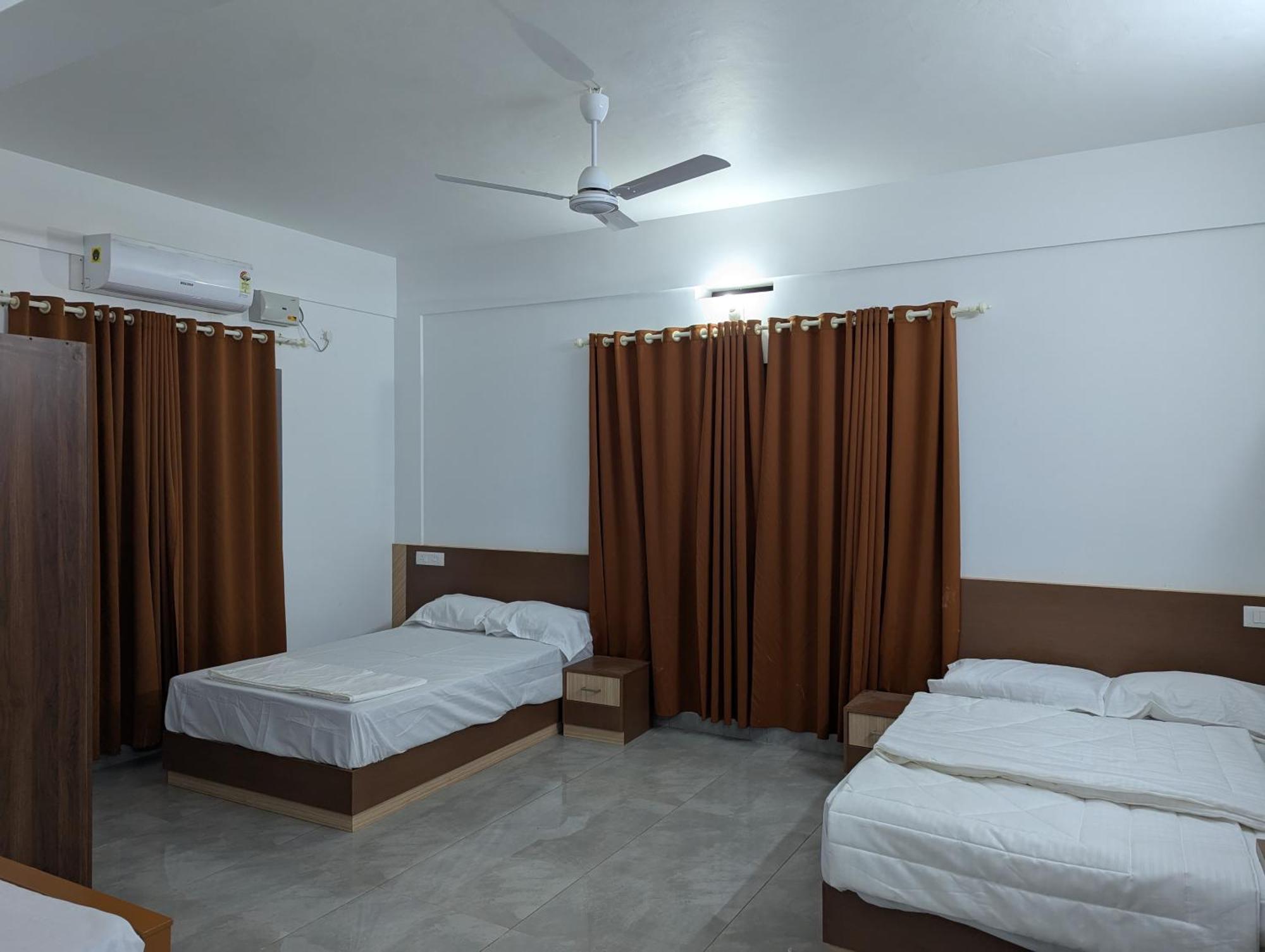 Jayalakshmi Residency Hotel Vaduvanchal Exterior photo